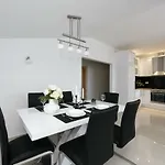 Monika - Private Terrace & Parking *
