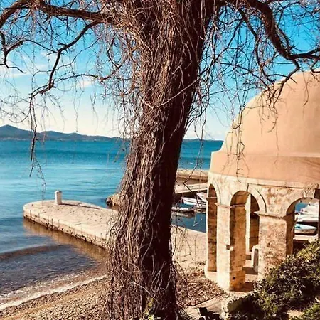 Monika - Private Terrace & Parking アパート ザダル