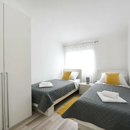 公寓 Monika - Private Terrace & Parking *