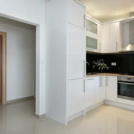 Lägenhet Monika - Private Terrace & Parking *