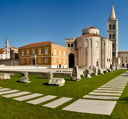 Lägenhet Monika - Private Terrace & Parking Zadar