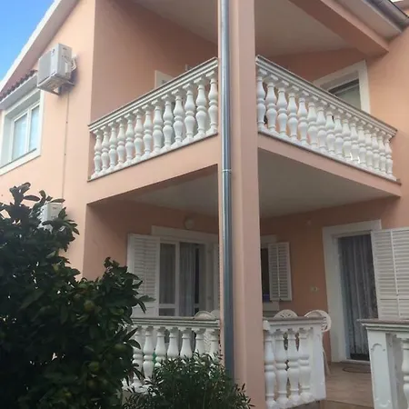 Monika - Private Terrace & Parking 公寓 扎达尔